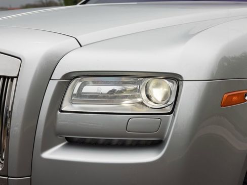 Used 2013 Rolls-Royce Ghost image 16