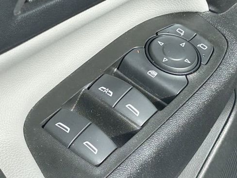 Used 2022 Chevrolet Equinox LS w/ LPO, Floor Liner Package AWD/4WD image 28