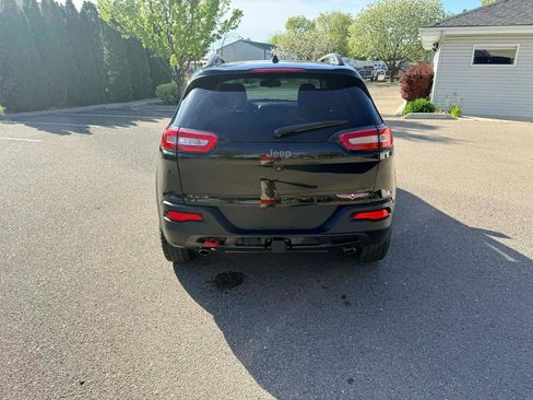 Used 2017 Jeep Cherokee Trailhawk w/ Cold Weather Group image 4