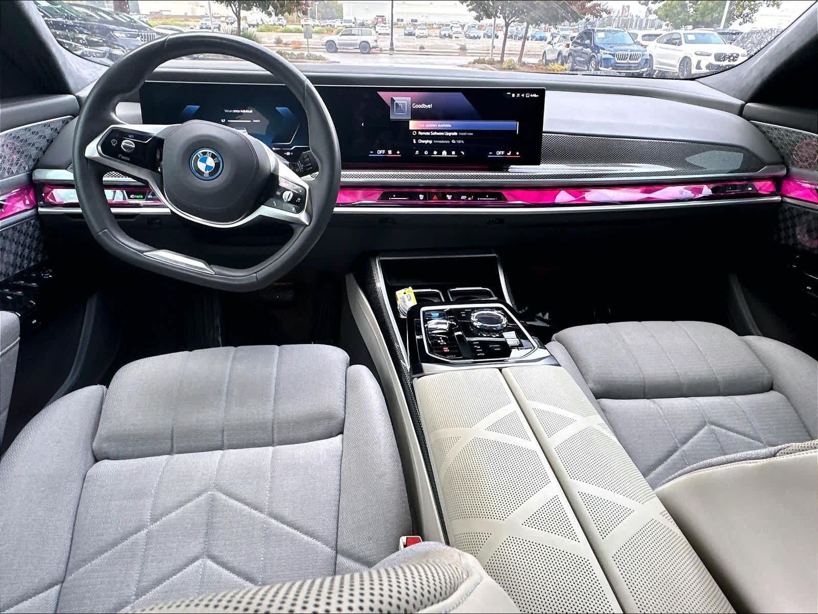 Used 2023 BMW i7 xDrive60 AWD/4WD image 9