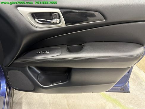 Used 2019 Nissan Pathfinder SV AWD/4WD image 28