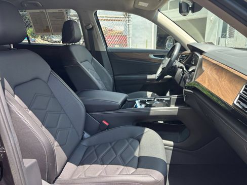 Used 2026 Volkswagen Atlas SE FWD image 25