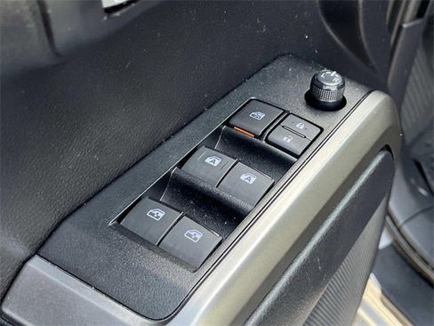 Used 2020 Toyota Tacoma Limited image 27
