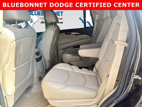 Used 2018 Cadillac Escalade Luxury RWD image 21