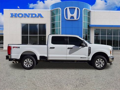 Used 2024 Ford F250 XLT w/ FX4 Off-Road Package image 2
