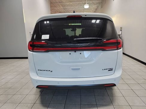 New 2026 Chrysler Pacifica Limited w/ S Appearance Package image 5