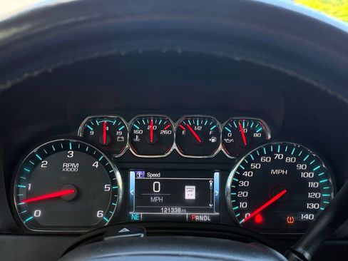 Used 2018 GMC Yukon XL SLT AWD/4WD image 28