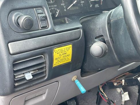 Used 1995 Ford F350 4x4 Regular Cab image 25