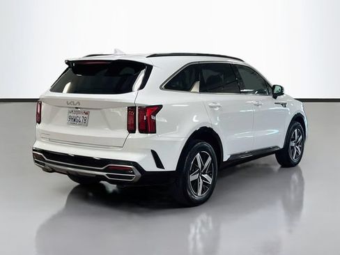 Used 2023 Kia Sorento EX FWD image 7