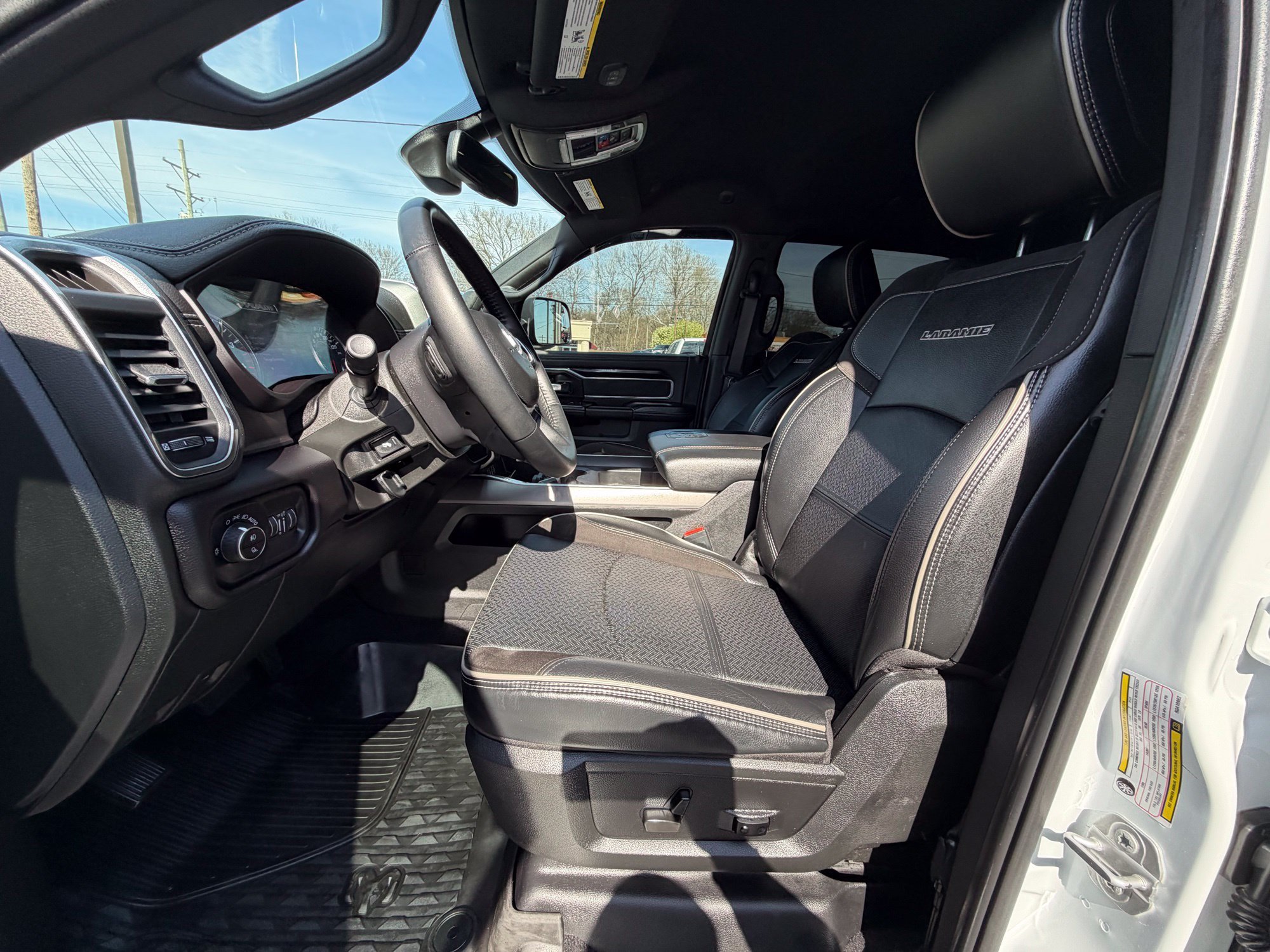 Used 2022 RAM 2500 Laramie w/ Night Edition AWD/4WD image 18