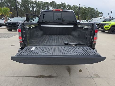 Used 2022 Nissan Frontier SV image 16
