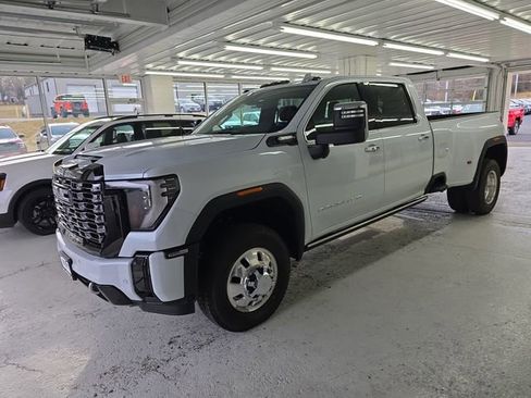 New 2026 GMC Sierra 3500 Denali Ultimate image 2