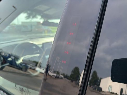 Used 2022 Ford Explorer XLT w/ Equipment Group 202A AWD/4WD image 10