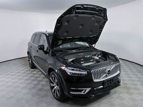 Certified 2025 Volvo XC90 T8 Ultra w/ Protection Package Premier AWD/4WD image 37