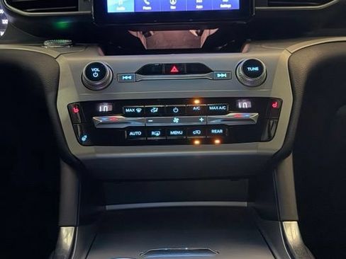 Used 2021 Ford Explorer XLT w/ Equipment Group 202A RWD image 17