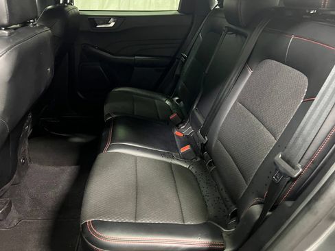 Used 2025 Ford Escape ST-Line AWD/4WD image 16