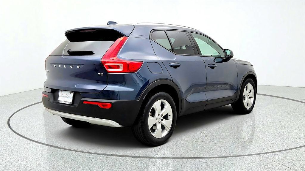 Used 2021 Volvo XC40 T5 Momentum w/ Premium Package AWD/4WD image 5