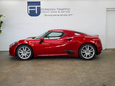 Used 2016 Alfa Romeo 4C Coupe w/ Convenience Group - Coupe RWD image 6