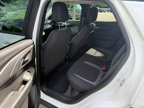 Used 2026 Chevrolet TrailBlazer LT w/ LT Cold Weather Package FWD image 11