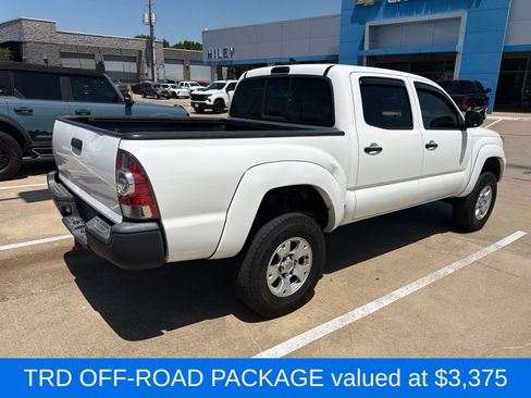 Used 2015 Toyota Tacoma 4x4 Double Cab w/ TRD Off-Road Package image 3