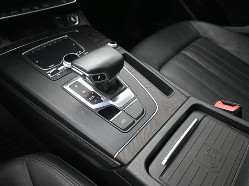 Used 2019 Audi Q5 Prestige w/ Prestige Package image 30