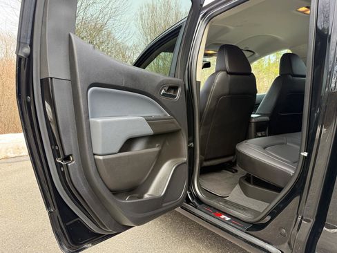 Used 2022 Chevrolet Colorado Z71 image 23