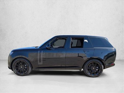 Used 2025 Land Rover Range Rover SE AWD/4WD image 9