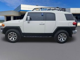 Used 2014 Toyota FJ Cruiser 4WD w/ Upgrade Package video 2