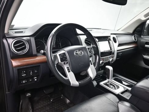 Used 2018 Toyota Tundra Limited w/ Limited Premium Package AWD/4WD image 14