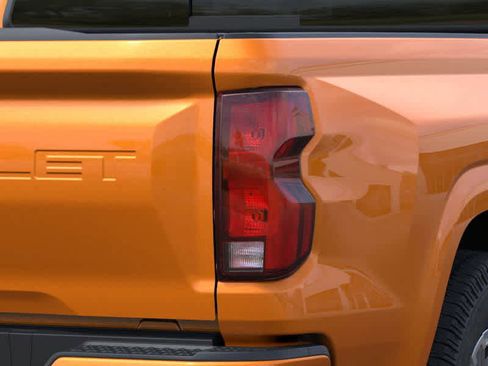 New 2025 Chevrolet Colorado LT w/ LT Convenience Package RWD image 11