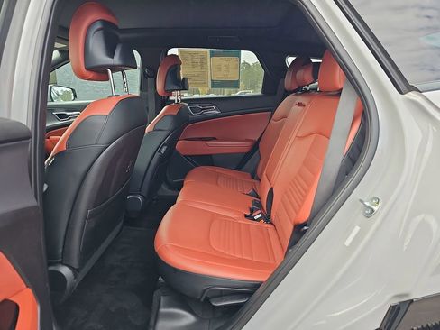 Used 2023 Kia Sportage SX image 18