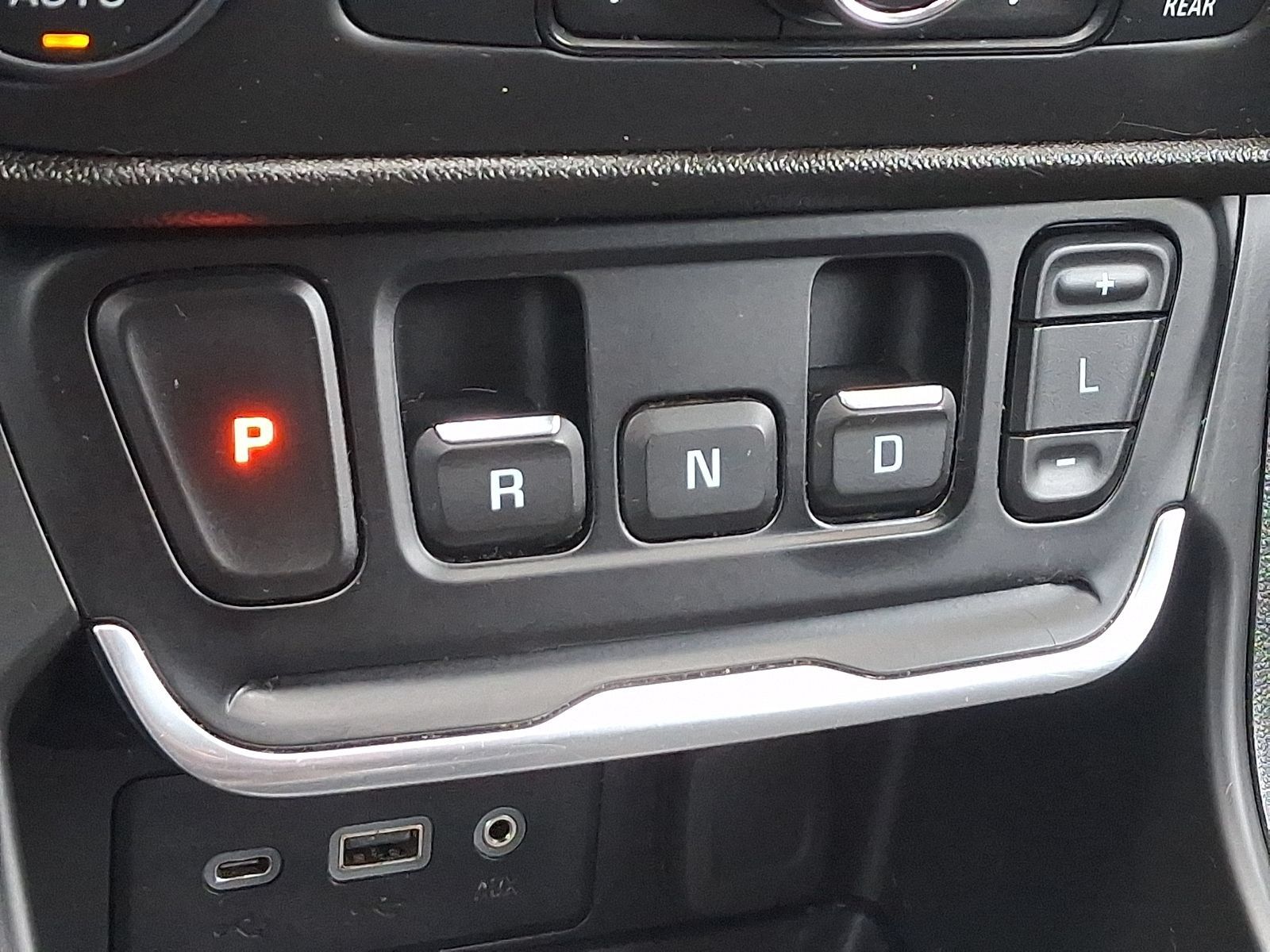 Used 2020 GMC Terrain SLE w/ Driver Convenience Package AWD/4WD image 15