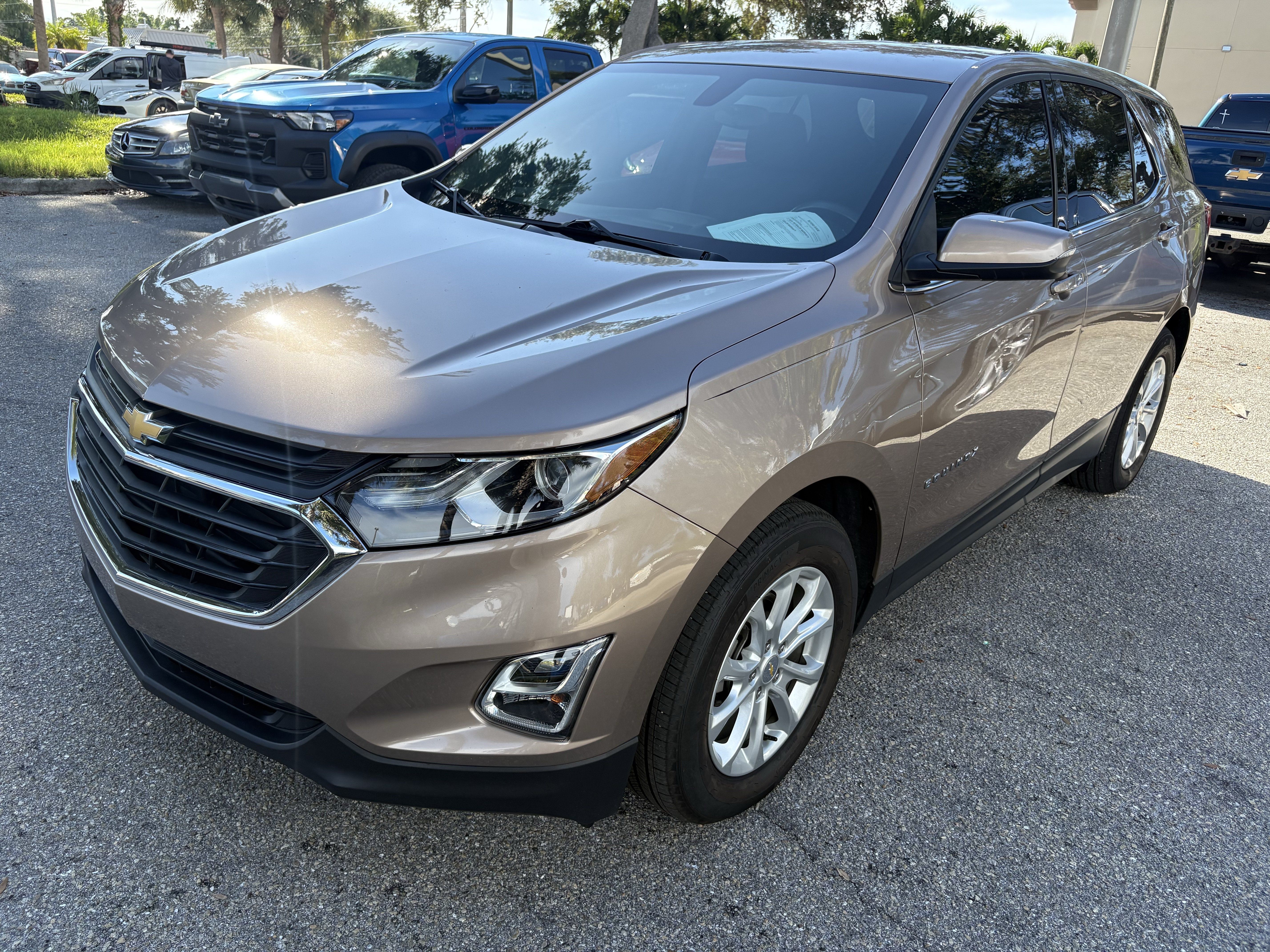 Used 2019 Chevrolet Equinox LT FWD image 3
