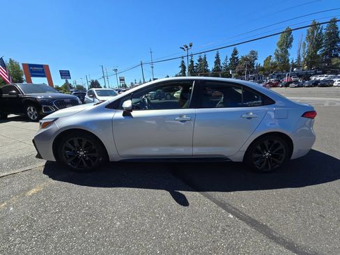 Used 2024 Toyota Corolla SE w/ SE Package FWD image 4
