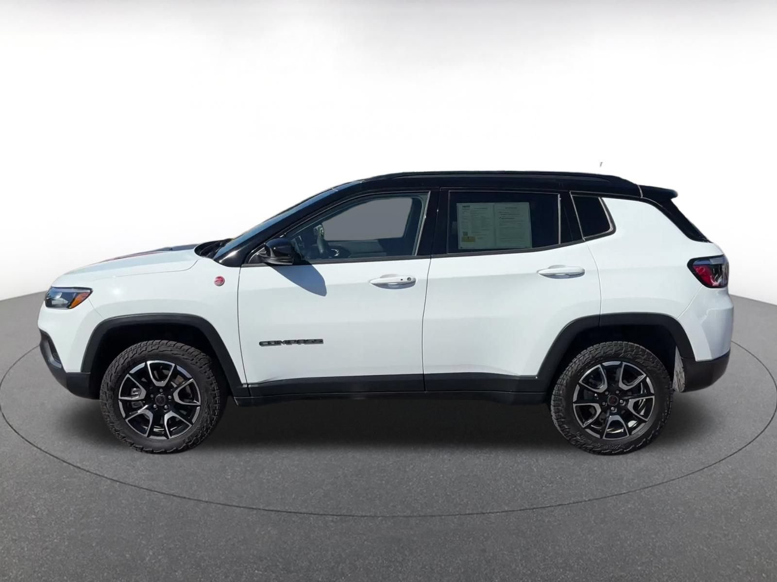 Used 2026 Jeep Compass Trailhawk AWD/4WD image 8