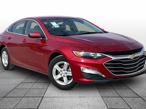 Used 2024 Chevrolet Malibu LT image 2