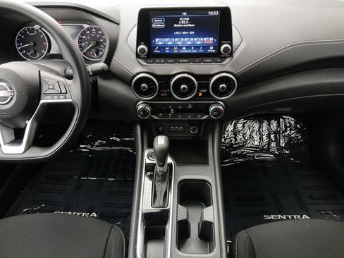 Used 2025 Nissan Sentra SV FWD image 3