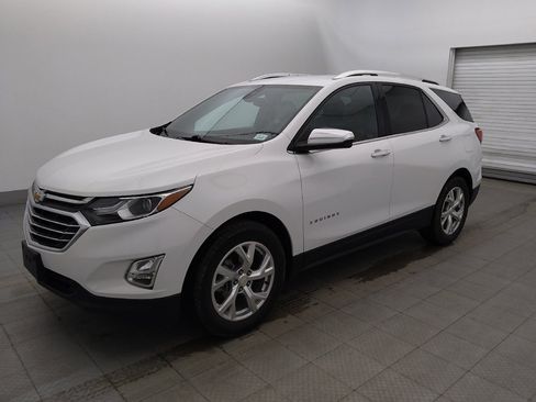 Used 2021 Chevrolet Equinox Premier FWD image 2