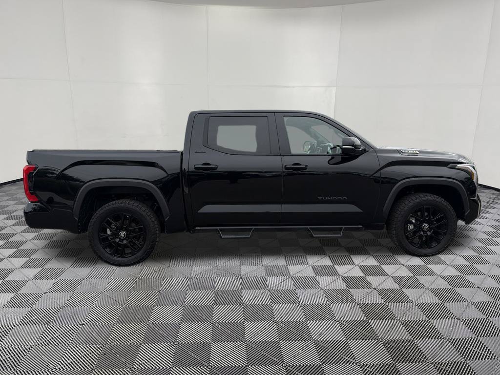 Used 2025 Toyota Tundra Limited AWD/4WD image 10