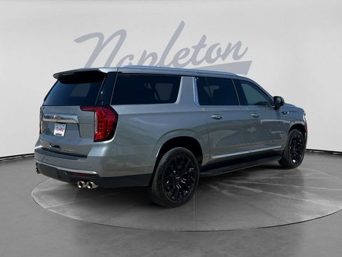 Used 2023 GMC Yukon XL Denali w/ Advanced Technology Package AWD/4WD image 8