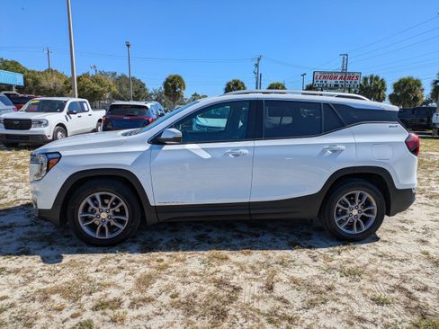 Used 2023 GMC Terrain SLT image 7