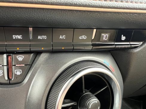Used 2022 Chevrolet Blazer Premier AWD/4WD image 44