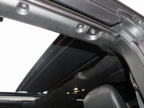 Used 2021 Jeep Wrangler Unlimited Sahara image 14