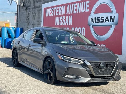 Used 2022 Nissan Sentra SR w/ SR Premium Package image 2
