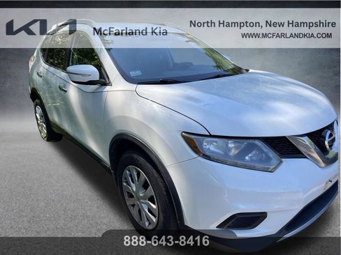Used 2016 Nissan Rogue S w/ Appearance Package AWD/4WD image 3