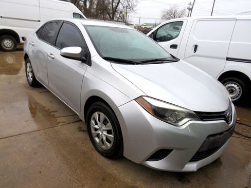 Used 2015 Toyota Corolla L image 3