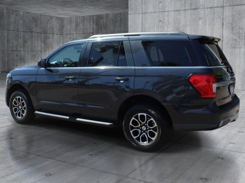 Used 2024 Ford Expedition XLT AWD/4WD image 3