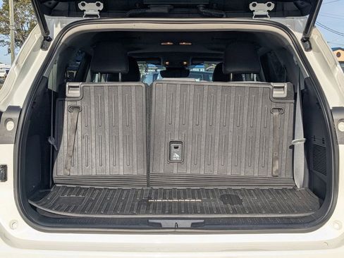 Used 2021 Toyota Highlander Limited image 13