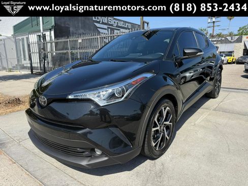 Used 2018 Toyota C-HR XLE FWD image 3