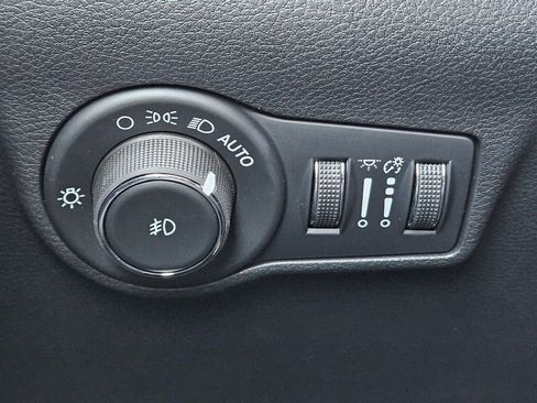 New 2025 Jeep Compass Limited w/ Sun & Sound Group image 22